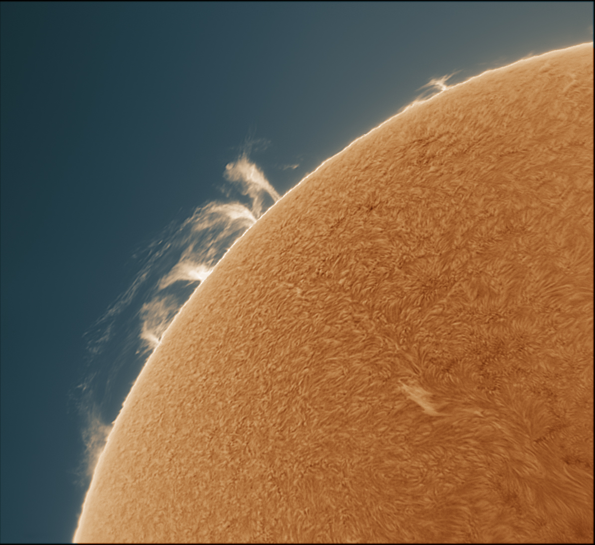  Sun on 6 Dec 2025